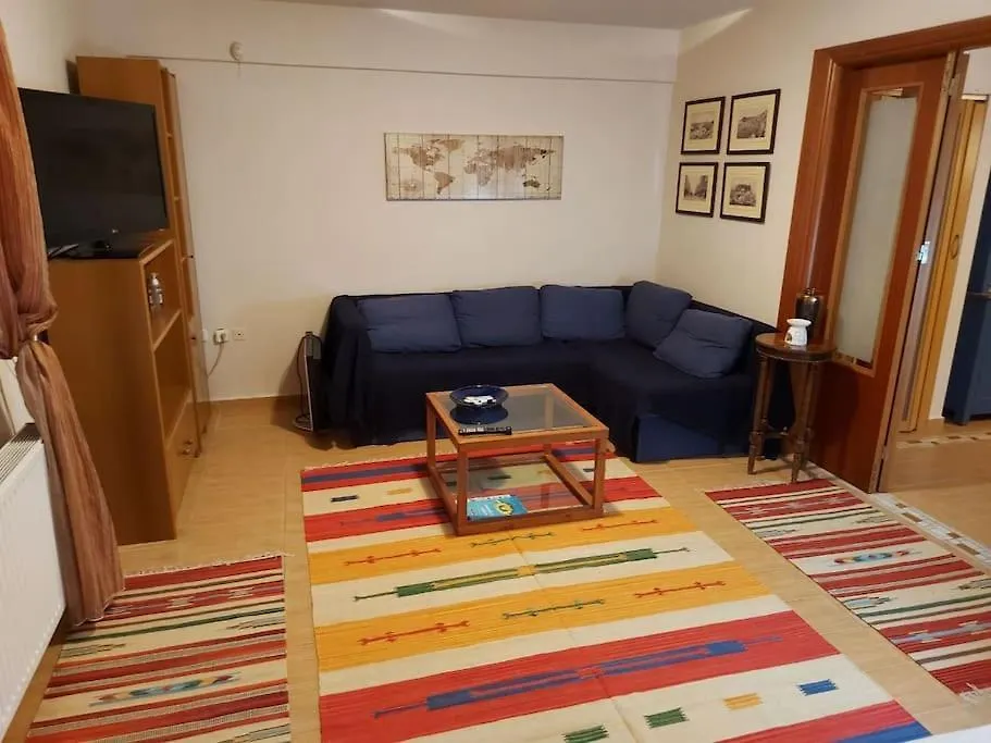 Cute Apartment With A Lovely Garden 尼亚米卡尼奥纳
